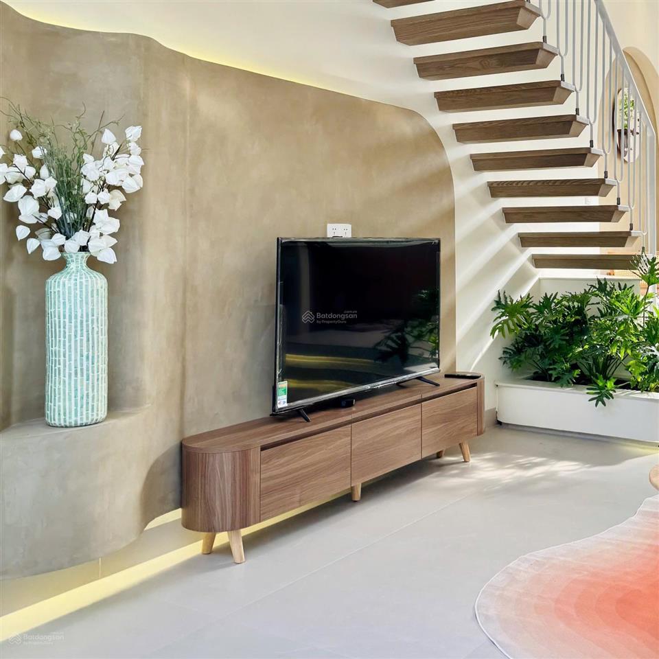 Bán nhà đẹp giá tốt view sông, gần vinhomes, vành đai 3  tp thủ đức
