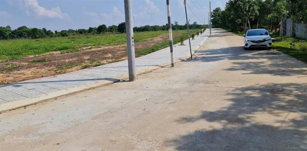 Gấp bán nhanh 6x30, đất đẹp tại thị xã bình long