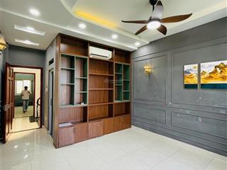 Nhà sát bên trường học 4x12.5m 3 tầng 4pn hxh thông  chỉ 6.35 tỷ