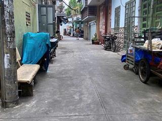 3.65 tỷ có nhà phạm văn bạch p15 tân bình nay là p.tân sơn  sau lưng nhà ga t3