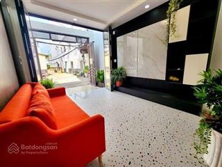 6 tỷ hẻm xe hơi đậu trước nhà , nở hậu đẹp 1 lầu 3pn , diên tích lớn shr