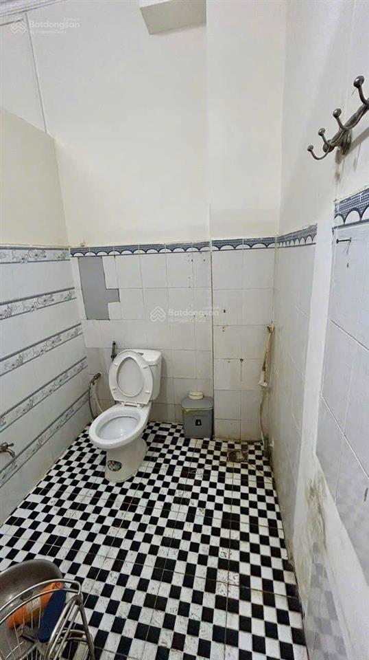 Hẻm 5,5 mét p3q8 3,6 x 20 hơn 70m2 đất shr mua bán nhanh