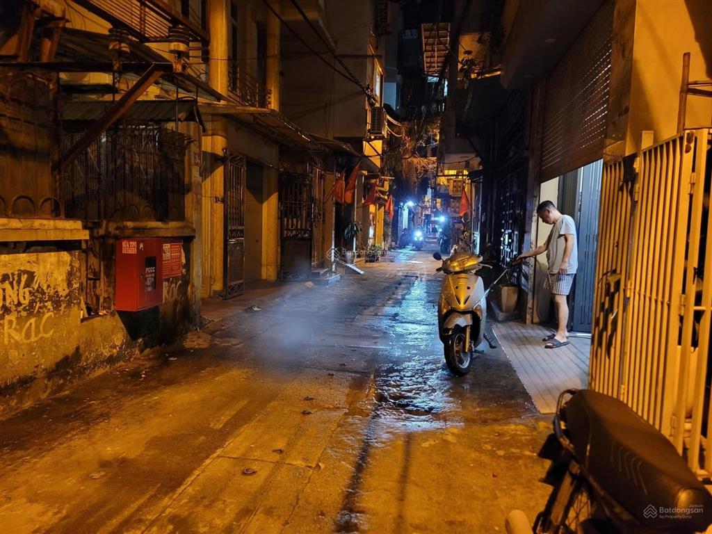 Bán nhà lương yên 40m2, 5 tầng ngõ thông ô tô qua 6,5 tỷ