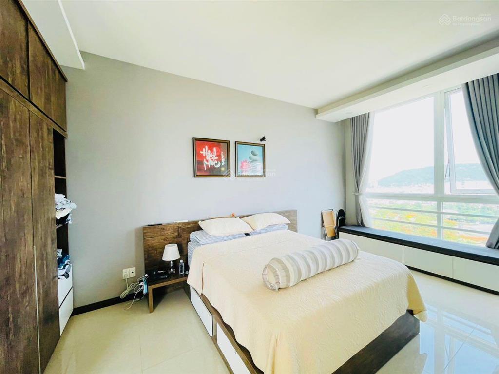 Cần cho thuê căn góc oasky sơn thịnh 2 160m2 3pn 3wc tầng cao, nội thất vip