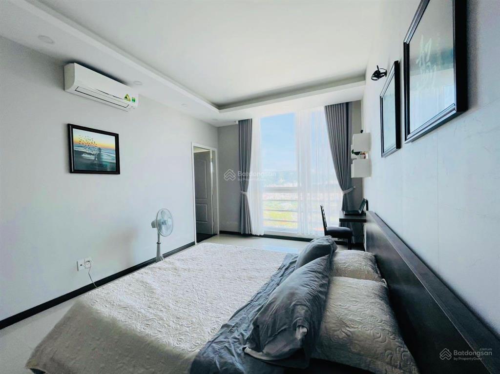 Cần cho thuê căn góc oasky sơn thịnh 2 160m2 3pn 3wc tầng cao, nội thất vip
