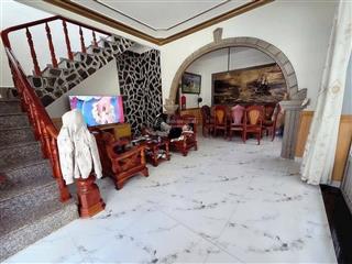 Cần tiền bán gấp nhà 2 mặt thoáng đường nguyễn trung trực  p4, đà lạt giá chỉ 4.5 tỷ