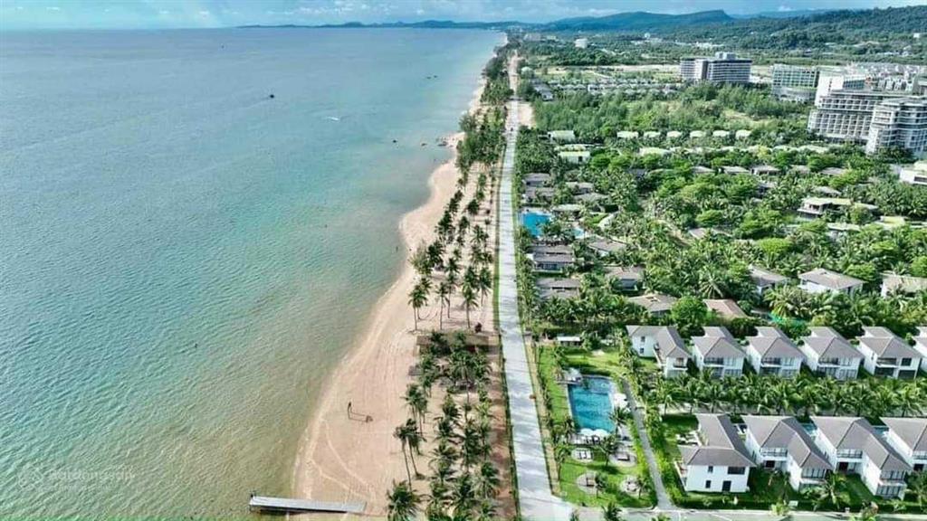 Biệt thự ven biển cần thanh lý nhanh, đã full nội thất có sẵn hợp đồng thuê  0939 439 ***