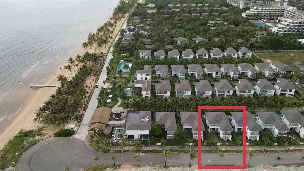 Biệt thự ven biển cần thanh lý nhanh, đã full nội thất có sẵn hợp đồng thuê  0939 439 ***