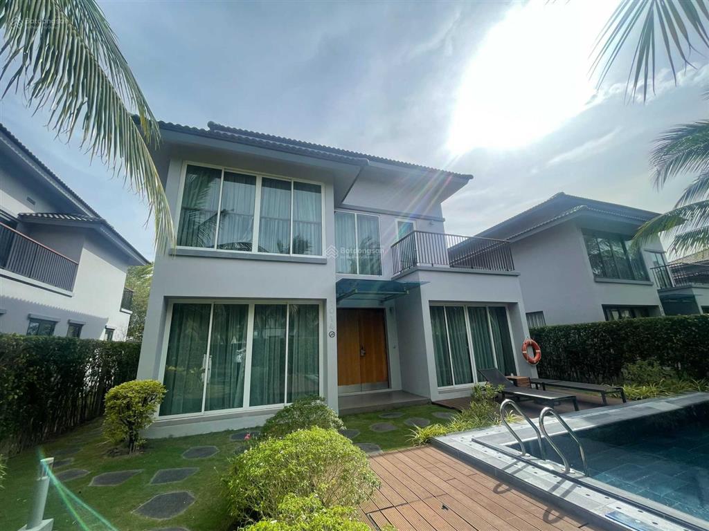 Biệt thự ven biển cần thanh lý nhanh, đã full nội thất có sẵn hợp đồng thuê  0939 439 ***