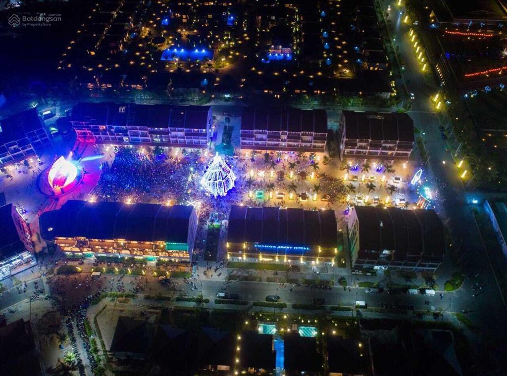 Cần bán nhanh nhà phố thương mại trục đường tỷ đô 36m bãi trường phú quốc.  0939 439 ***