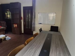 Tôi cần cho thuê vp số 3 view hồ dt 40m2 full nội thất bàn ghế wifi. ôtô đỗ giá từ 4 tr 0934 406 ***