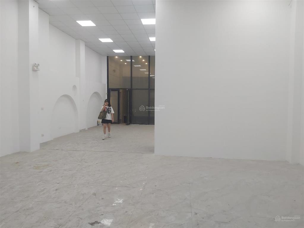 Tôi cần cho thuê mp số 9 hoàng cầu dt 70m2x3t mt 6m kd cafe spa shop vp giá 20 tr, 0934 406 ***
