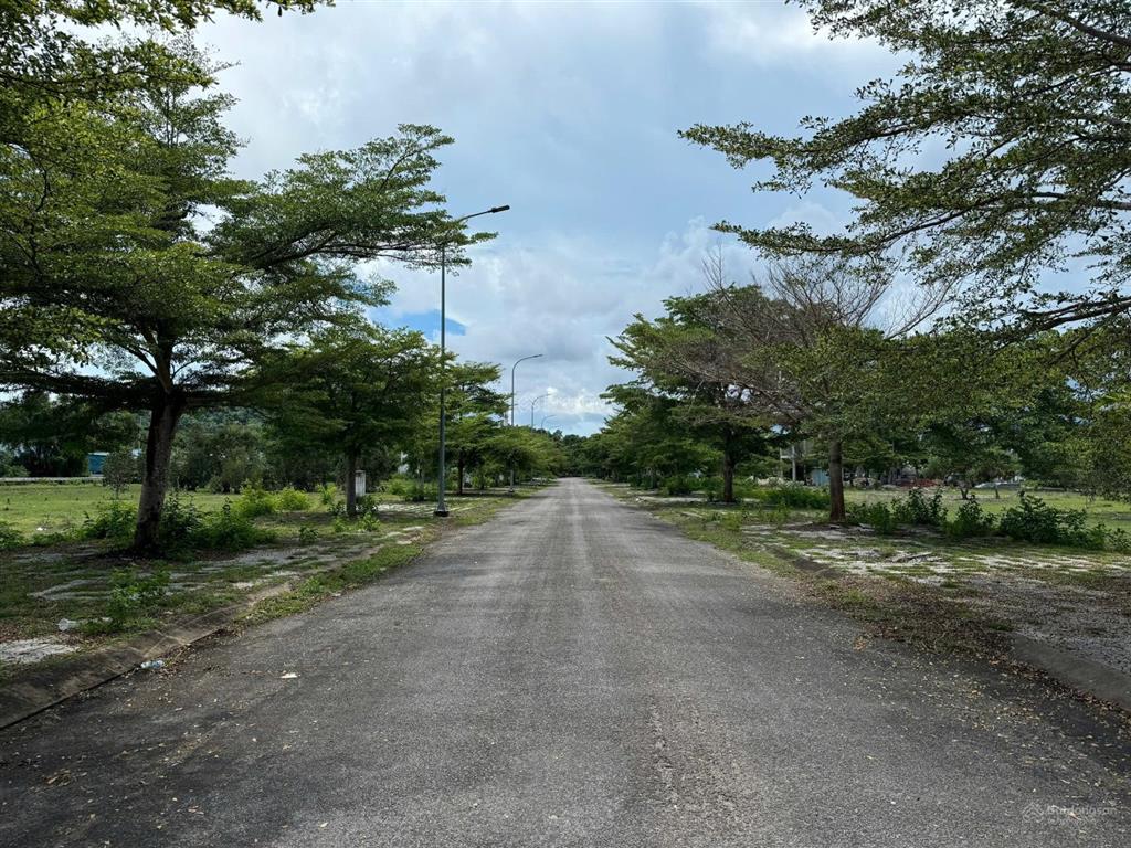 Bán liền kề lô góc a1  47 khu đô thị bắc dương đông phú quốc