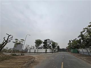 Bán lô góc 2 mặt tiền nhìn vườn hoa đấu giá kim chân dt 272m mt 15m hướng đb và tb giá 10.6 tỷ