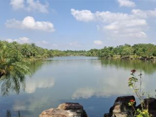 Liền kề mặt hồ đẹp nhất từ sơn bắc ninh sẵn sổ đường to giá nhỏ mặt tiền 6m .  0943 189 ***