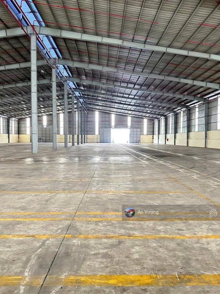 Bán nhà máy sản xuất tại kcn thạch thất quốc oai. dt 10.500m2/ xưởng 5500m2