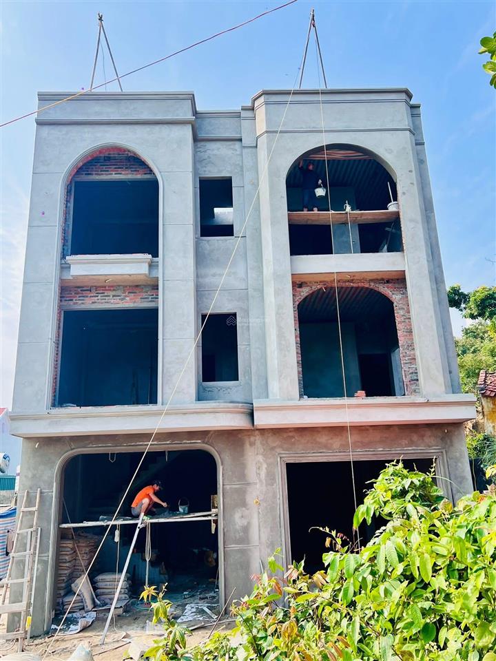 Bán nhà 3 tầng trung tâm hà trung. dt70m2 oto đỗ cửa !!!