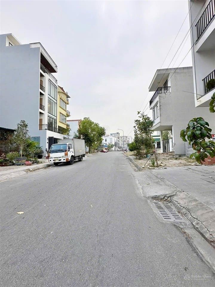 Bán nhà 3 tầng kđt vựng đâng. dt 82.5m2, mt 5.5m. h tây bắc