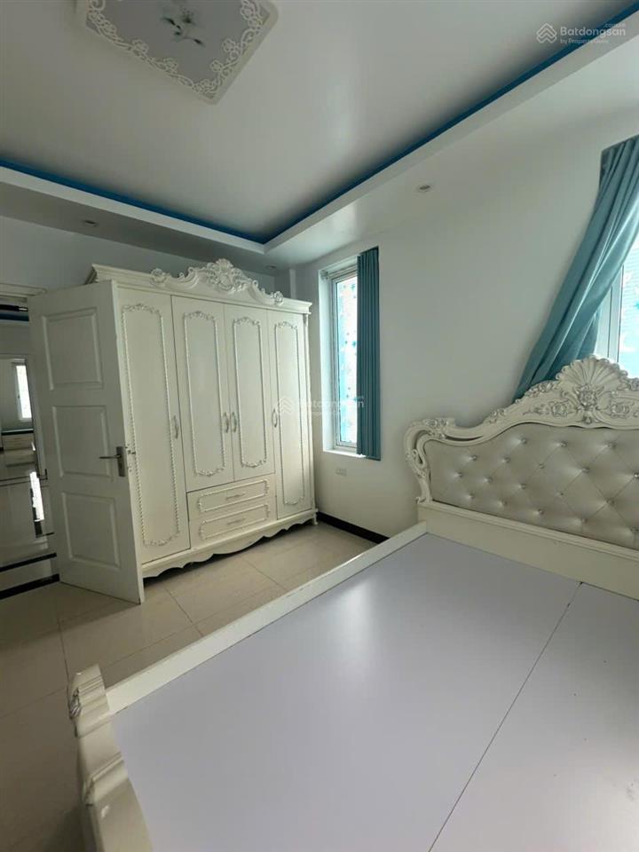 Cho thuê nhà lk san hô 5pn, 6vs, giá 18tr tại kdt bim hùng thắng, hoàng quốc việt, hạ long qn