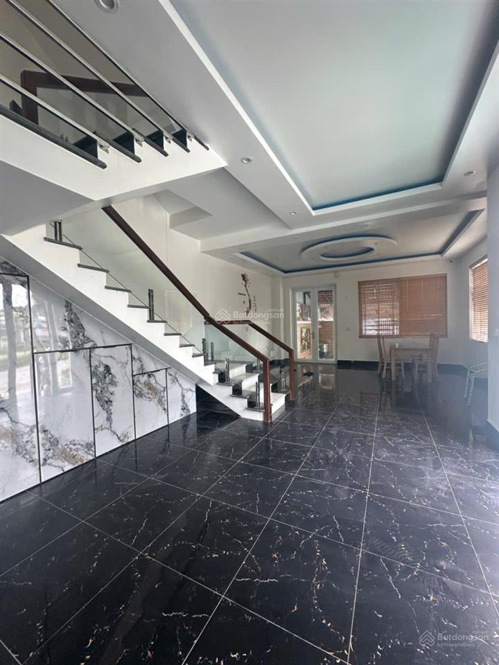 Cho thuê nhà lk san hô 5pn, 6vs, giá 18tr tại kdt bim hùng thắng, hoàng quốc việt, hạ long qn