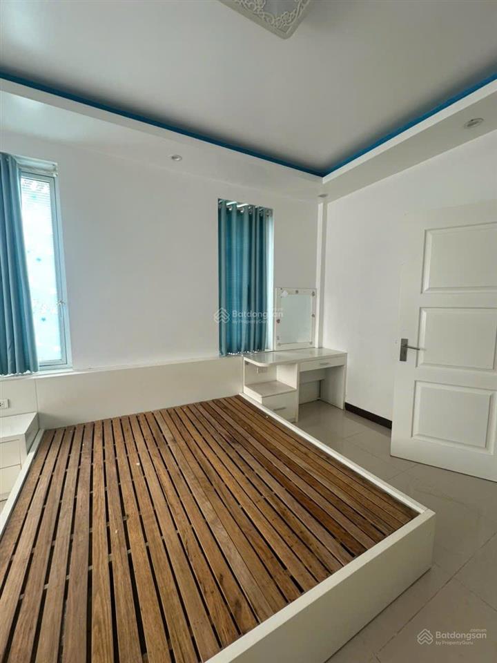 Cho thuê nhà lk san hô 5pn, 6vs, giá 18tr tại kdt bim hùng thắng, hoàng quốc việt, hạ long qn