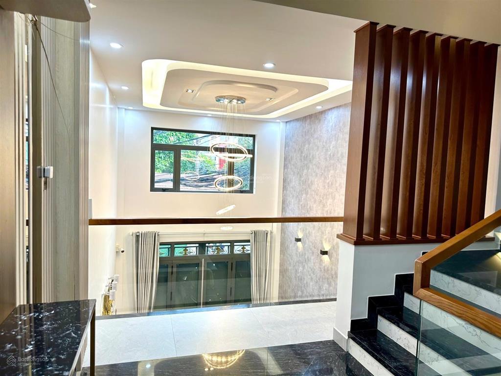 Bán nhà trung tâm phú nhuận  giáp quận 3