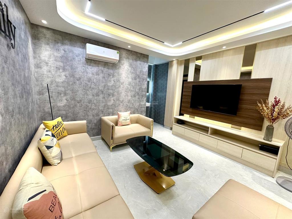 Bán nhà trung tâm phú nhuận  giáp quận 3