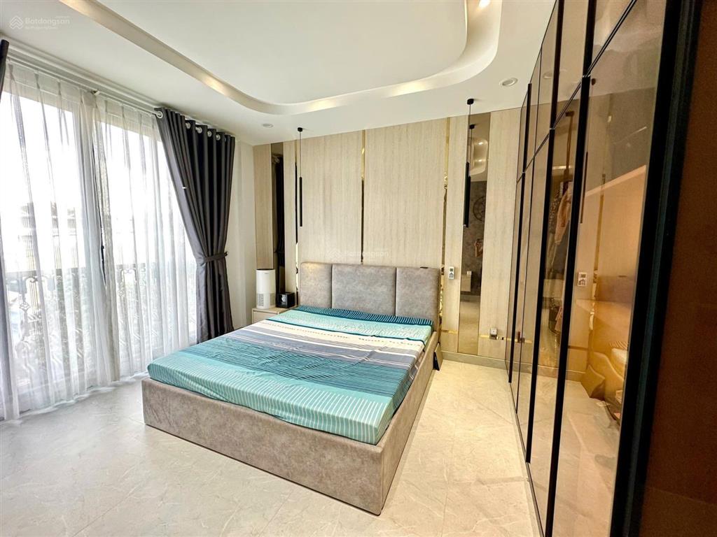 Bán nhà trung tâm phú nhuận  giáp quận 3