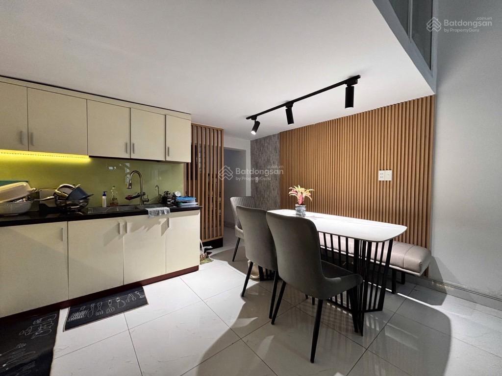 Bán nhà hẻm lớn kinh doanh sầm uất