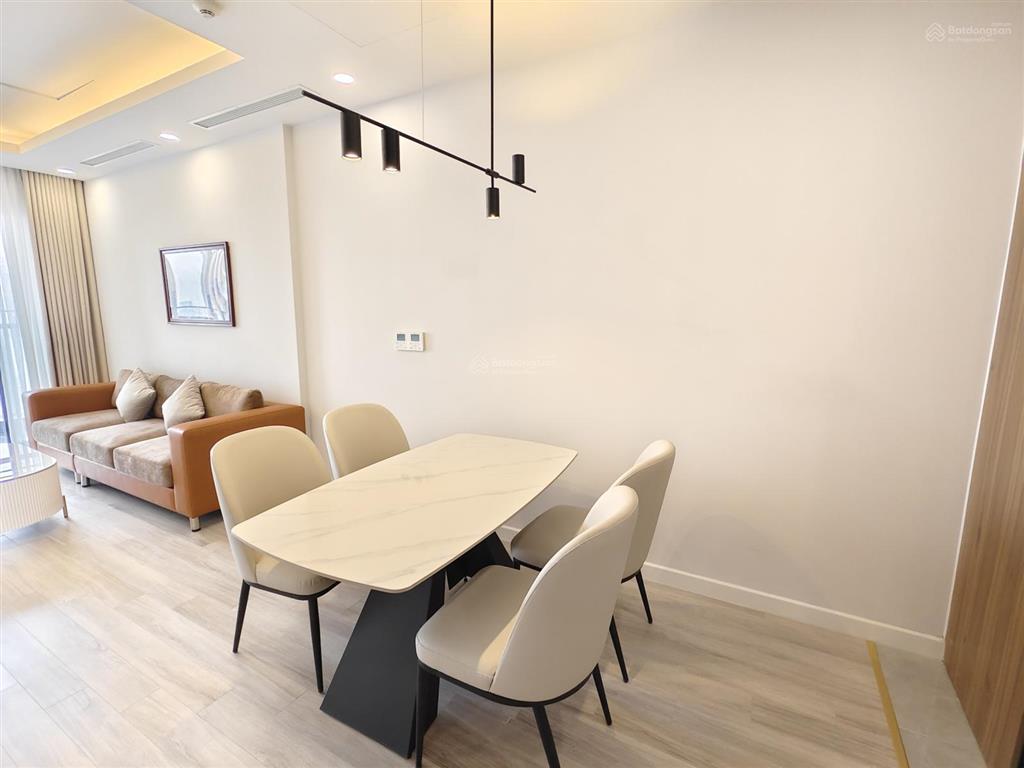 Cho thuê căn 104m2, 2 + 1pn, 2wc, full mới 1 tại brg diamond lê văn lương, 27tr  0899 511 ***