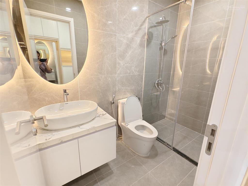 Cho thuê căn 104m2, 2 + 1pn, 2wc, full mới 1 tại brg diamond lê văn lương, 27tr  0899 511 ***