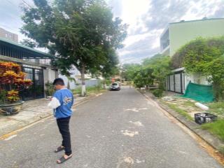 Lô cách biển 1.5 km tại tân trà. dân cư đông đúc