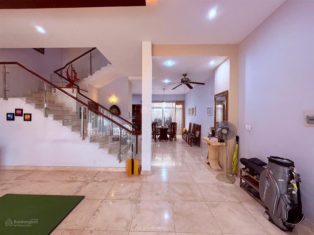 Bán biệt thự cao cấp mỹ thái 3, phú mỹ hưng. dt 140m2. giá tốt 38.2 tỷ. 0912 264 ***
