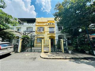 Biệt thự hưng thái, phú mỹ hưng. dt 7x18m 33.9 tỷ  0938 602 *** nhân