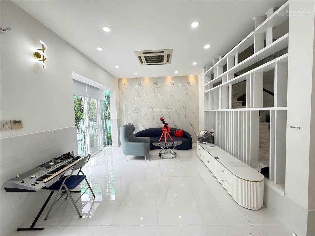Cần bán villa hưng thái, phú mỹ hưng, 7x18m, giá 35 tỷ  0938 602 *** nhân