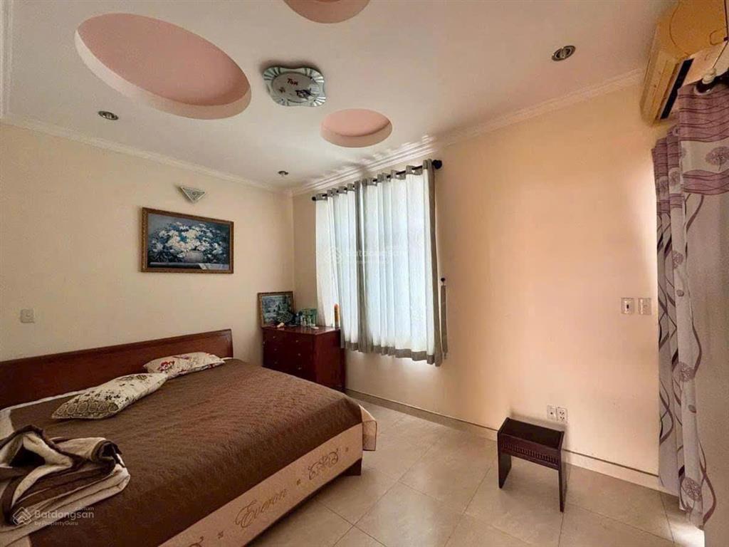 Biệt thự hưng thái, phú mỹ hưng, 7x18m, giá tốt 35 tỷ  0938 602 *** nhân