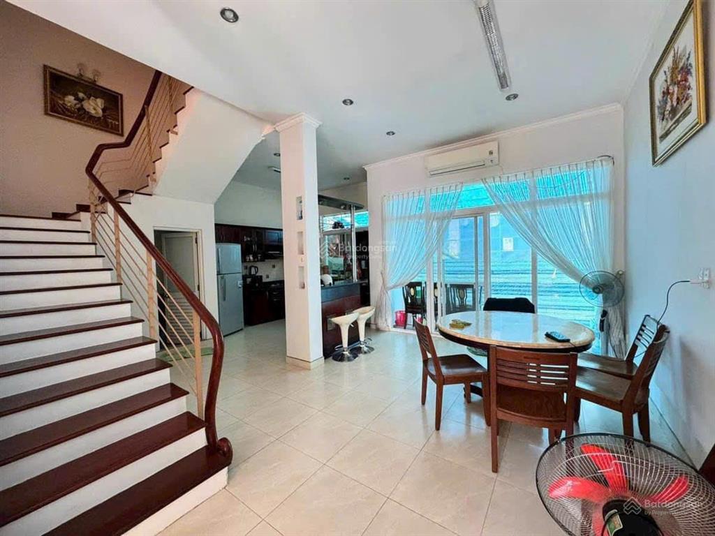 Biệt thự hưng thái, phú mỹ hưng, 7x18m, giá tốt 35 tỷ  0938 602 *** nhân