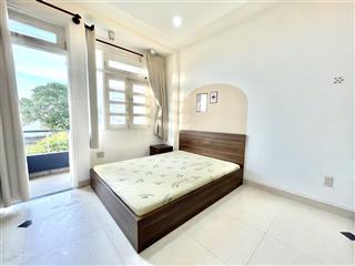 Chdv ban công view sân bay full nội thất