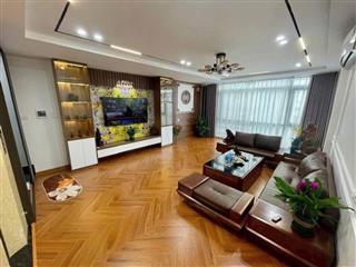 BÁN NHÀ QUẬN CẦU GIẤY, SÁT PHỐ, GARA Ô TÔ, MT TO, Ở SƯỚNG, NỘI THẤT XỊN, 2 THOÁNG.
