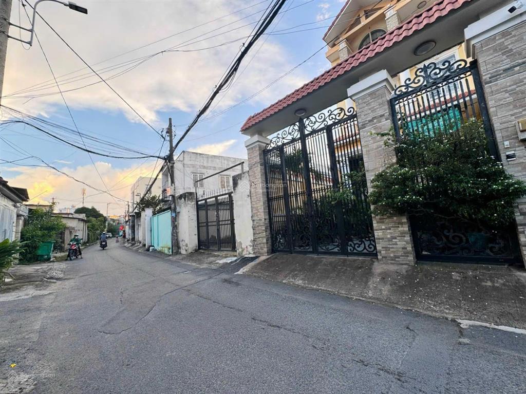 Bán nhà mặt tiền trường thọ  chợ thủ đức 174m2 (6 x 30)  cho thuê 20triệu/tháng  xây cao tầng