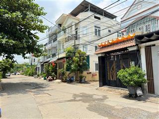 Bán nhà gần vincom  lê văn việt q9  52m2  4tầng  đường 8m  ôtô đậu trong nhà