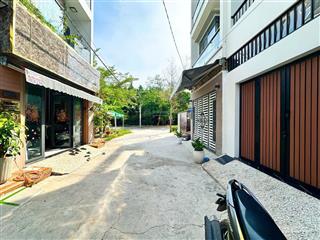 Nhà phố đào tông nguyên, sổ hồng riêng giá 5.7 tỷ tl, cách quận 7 chỉ 3km