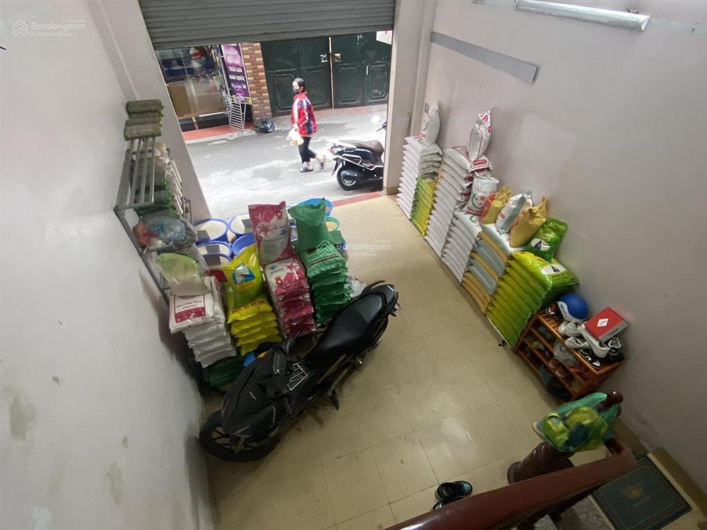 Chính chủ cần bán gấp nhà 3 tầng  50m2 phố kinh doanh sầm uất  trung tâm phú đô  giá cực tốt
