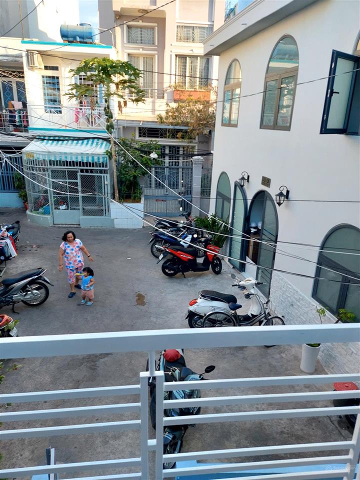 Nhà ngang 5m2 dài 11m đường hưng phú p8 q8