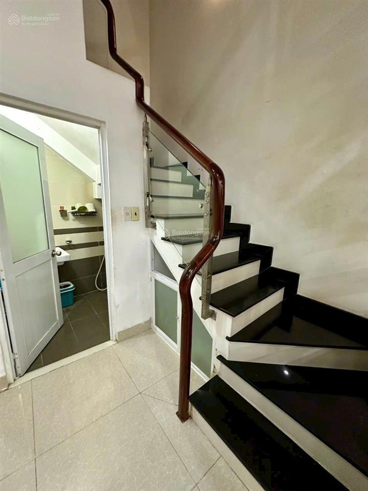 Nhà hẻm 3m ngang 5 dài 10m kết cấu 4 tầng giá chỉ 6 tỷ 380