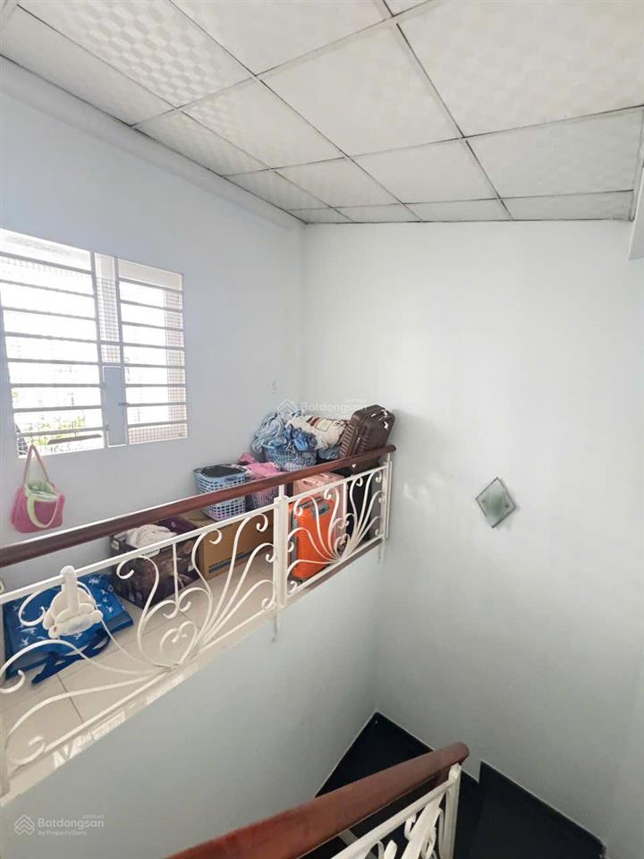 Nhà ngang 5 dài 8 4 tầng phường 4 quận 8