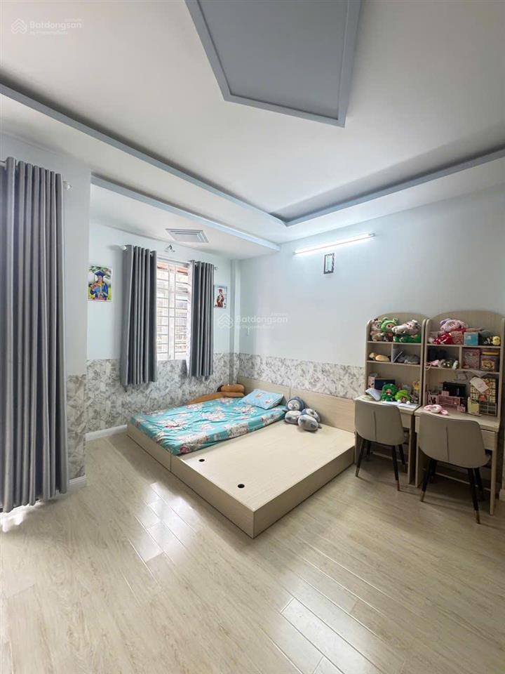 Nhà ngang 5 dài 8 4 tầng phường 4 quận 8