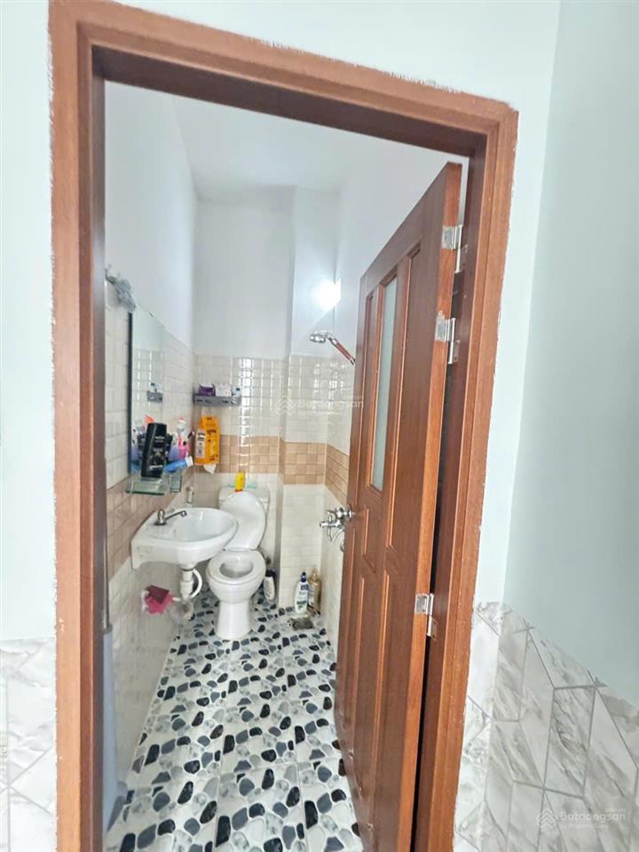 Nhà ngang 5 dài 8 4 tầng phường 4 quận 8