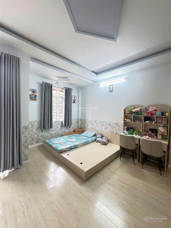 Nhà ngang 5 dài 8 4 tầng phường 4 quận 8