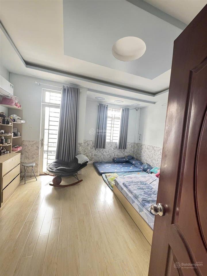 Nhà ngang 5 dài 8 4 tầng phường 4 quận 8